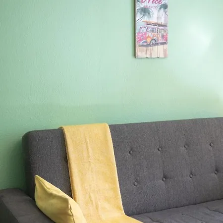 英国海滨大道舒适公寓